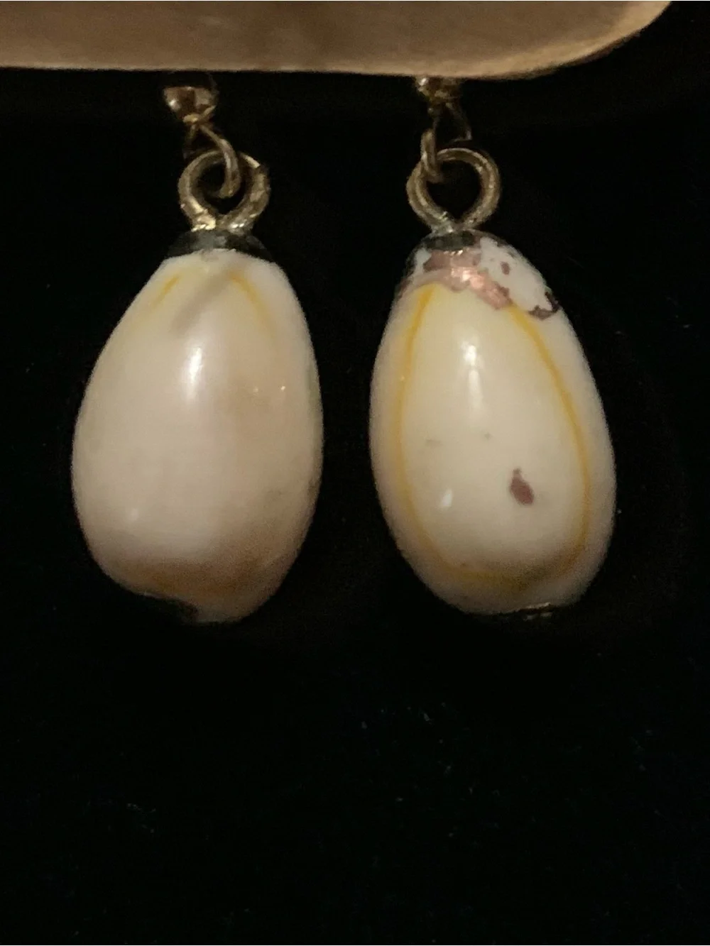 Stradivarius Gold Sea-Inspired Earring Set with White Shell Accents - 4 Pairs